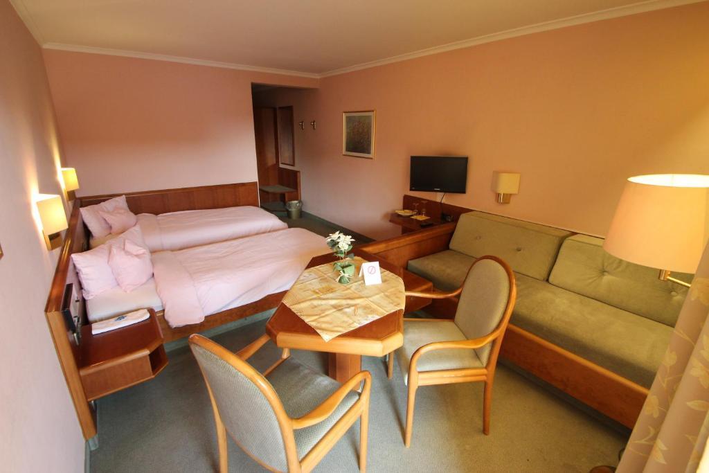 Hotel Am Kurpark Bad Wimpfen Room photo